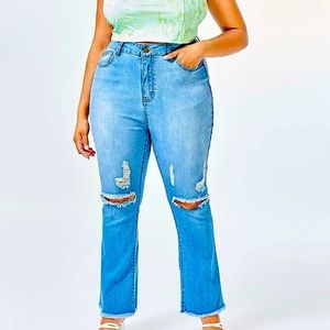Plus Size SHEIN SXY Ripped Raw Hem Flare Legged Jeans